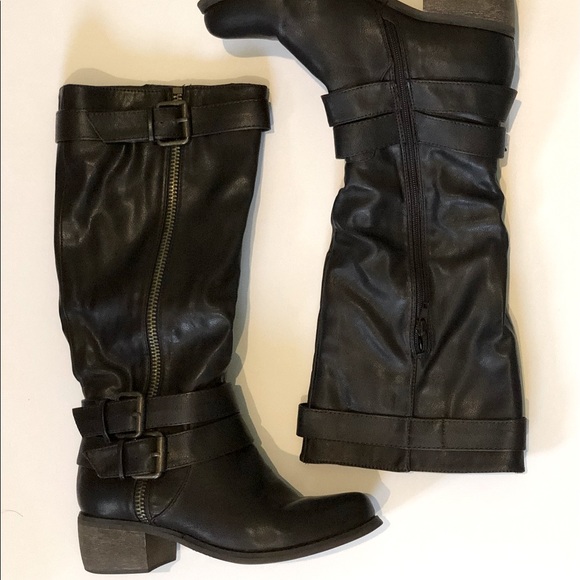 Shoes - Dark Brown Boots with block heel